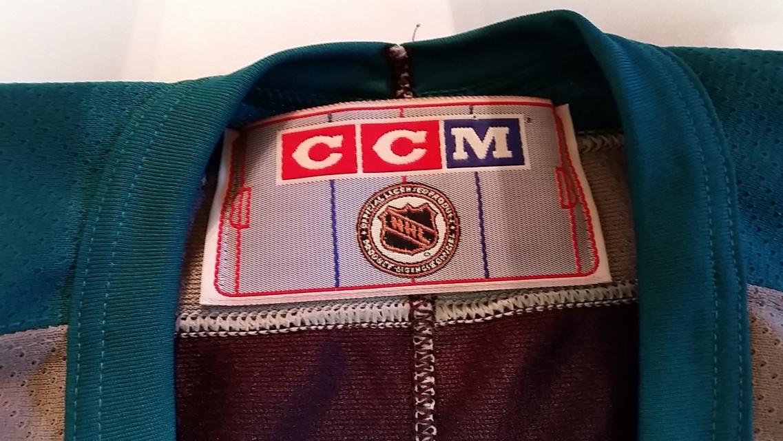 Vintage Anaheim Ducks Jersey CCM Made in Canada Size Small NHL Hockey  California Mighty Ducks Classic 1990s 90s Disney